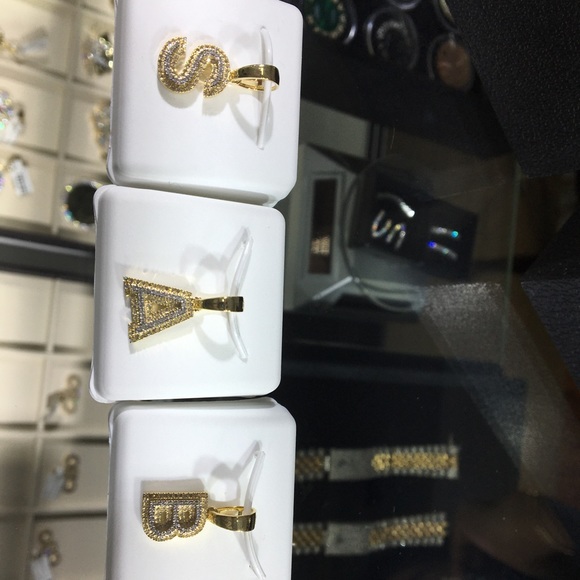 10k Diamond Letter F Bubble Initial Charm 1/2 CTW - Picture 4 of 6